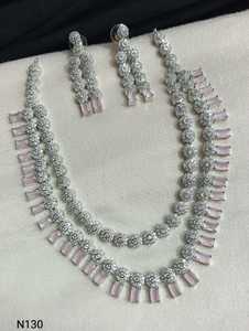 ENSEMBLE DE COLLIER DE MARIÉE EN DIAMANT AMÉRICAIN ET BOUCLES D'OREILLES CLASSIQUES ET DE HAUTE QUALITÉ ENSEMBLE DE BIJOUX DE MARIAGE POUR FEMMES DE STYLE CLASSIQUE - Product Image 2