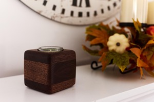 Porte-bougie en bois élégant en forme de cube pour la décoration de la maison, centre de table, présentation de table, utilisation en fête et style d'intérieur en provenance d'Inde - Product Image 3