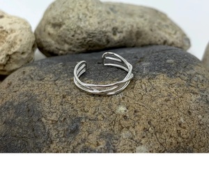 แหวนลวดบางสีชมพูสำหรับผู้หญิงปรับได้เรียบง่ายขนาดเล็กแหวนเงินทำมือสวยงามสำหรับสวมใส่ในชีวิตประจำวัน - Product Image 4