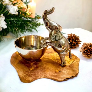 Centre de table décoratif élégant en forme d'éléphant de luxe pour les intérieurs et les occasions spéciales, provenant d'Inde - Product Image 1