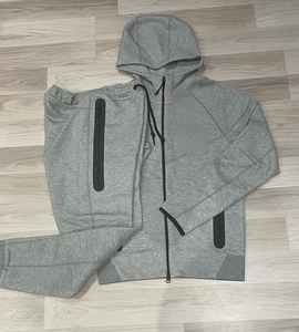 Ensemble de survêtement unisexe de haute qualité personnalisable avec logo personnalisé et design unique, ensemble de jogging - Product Image 4