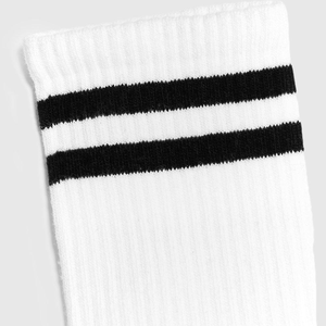 Chaussettes décontractées unisexes en coton et polyester, couleur unie, motif cœur, respirantes, blanches et noires, pour l'automne, couleur personnalisable, vente en gros - Product Image 3