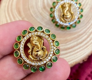 Pendientes de Templo tradicionales chapados en oro de la mejor calidad con aspecto simple y elegante para mujer para ropa de boda para niñas - Product Image 3