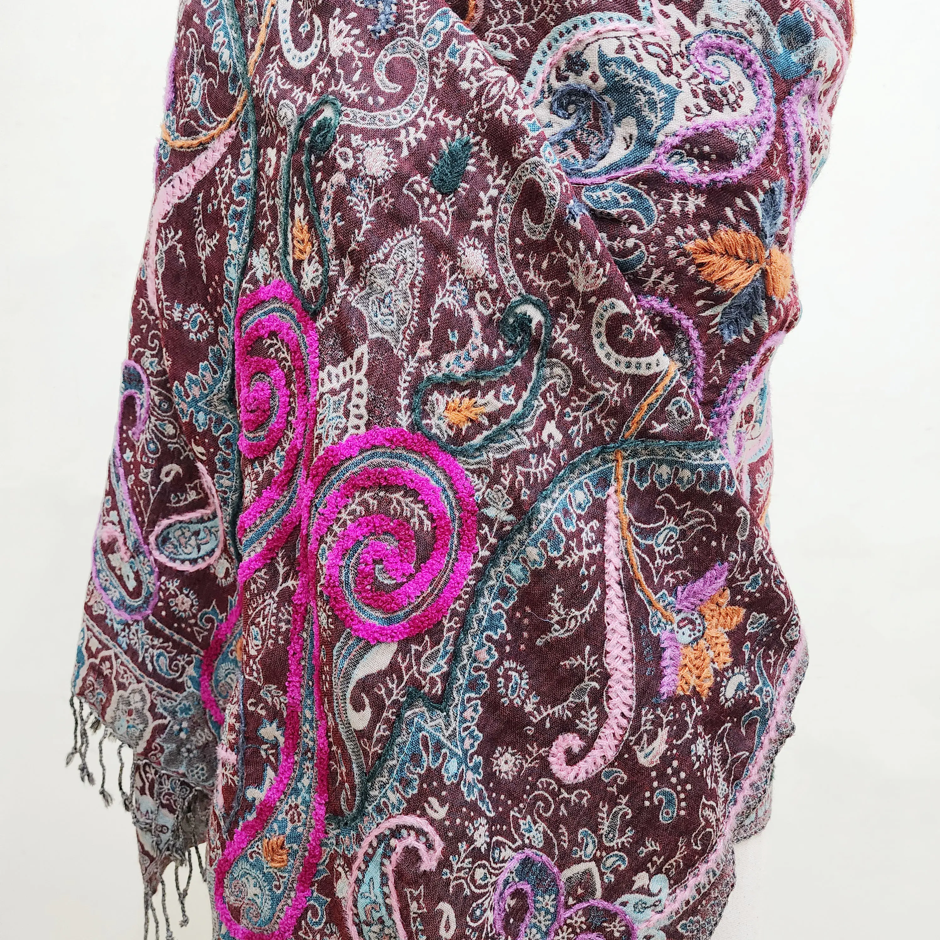 Latest Modern Design Style Soft Wool Handmade Shawl Winter Wear Casual Wear Woolen Shawl for Women and Girls