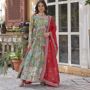 Imprimé de créateur exclusif en pur coton avec Kurti manuel et Salwar en pur coton avec imprimé en mousseline de soie Dupatta Nazneen - Product Image 4