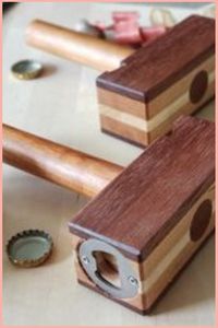 Abridor de Botellas Multifuncional de Madera Artesanal con Logotipo Personalizado, Mango de Madera Maciza, Acero Inoxidable Ecológico, Agarre Ergonómico - Product Image 2