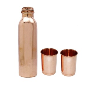 Juego de botella y vidrio de cobre hecho a mano inspirado en el patrimonio para beneficios de salud Ayurveda vida sostenible y regalo elegante - Product Image 1