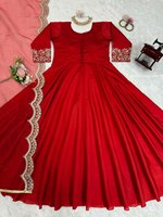 Karva Chauth Robe longue traditionnelle à col rond de couleur rouge de Surat