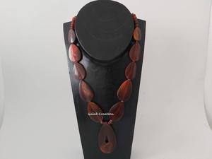 Long collier en corne de buffle naturel fait à la main léger bijoux de déclaration écologique pour les femmes dans le style tribal et Boho - Product Image 6