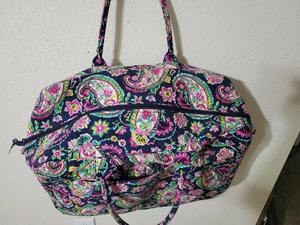 Bolsa de Viaje Deportiva de Lujo, Bolsa de Fin de Semana de Gran Capacidad, Cierre de Cremallera Resistente, Diseño de Paisley de Pétalos, Sin Correa para el Hombro - Product Image 3