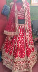 Magnifique Lehenga de mariée |   Lehenga de mariage brodé par des designers | Tenue de mariage traditionnelle indienne |   Collection de Mariage Exclusive - Product Image 3