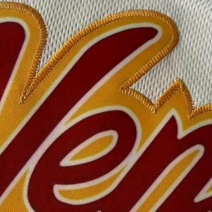 Bordado de la más alta calidad, Jersey de béisbol de manga corta con cuello en V para hombres, Top cómodo para entrenamiento y competición - Product Image 5