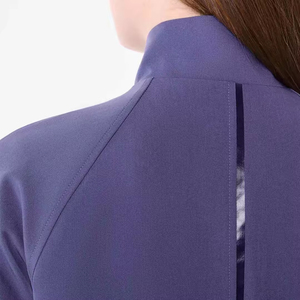 Chaqueta Médica Elegante para Profesionales de la Salud, Personalizable con Logotipo para Flexibilidad en Entornos Sanitarios - Product Image 6