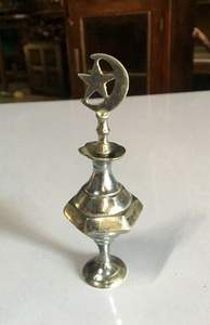 Surmedani Decorativo de Latón Diseñado para el Almacenamiento Seguro de Surma Ayurvédica y Preparaciones Cosméticas Herbales para los Ojos - Product Image 6