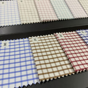 58 pouces Poly Cotton Shirting Fabric Corporate Check Design | Fournisseur de tissu de chemise de vêtement d'Inde - Product Image 1