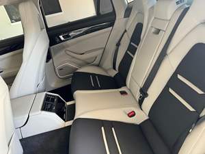 Panamera 4S 2021, V6 biturbo, tracción total, color Chalk exterior - Product Image 4