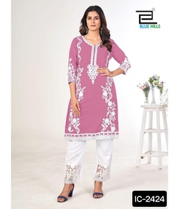 Las mujeres más hermosas usan Kurtis de diseñador con conjunto de pantalón Fabricación india y precio al por mayor Ropa y traje tradicionales - Product Image 1