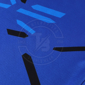 Vêtements de football personnalisés pour hommes, vente en gros, uniforme à manches courtes avec logo personnalisé en stock et prêt à expédier - Product Image 5