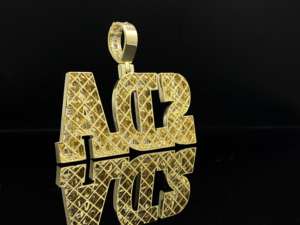 Colgante Unisex de Acero Inoxidable Premium con Aspecto de Diamante CZ Estilo Hip Hop - Product Image 3