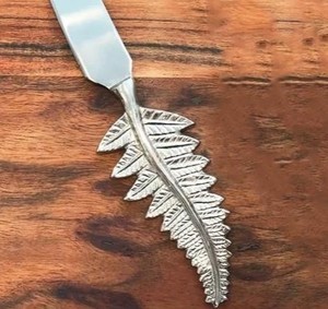 Juego de cuchillos para queso de acero inoxidable de la mejor venta con mango de diseño de hoja de plata a precio mayorista de India - Product Image 3