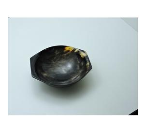 Bol de service en corne d'eau artisanal de haute qualité personnalisé, matériau organique écologique, style animal poli - Product Image 1