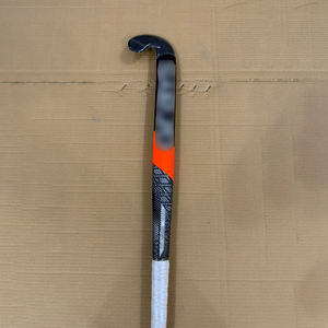 ไม้ฮอกกี้คาร์บอนไฟเบอร์คุณภาพสูง พร้อมโลโก้และสีที่ปรับแต่งได้ - บริการ OEM แบรนด์ส่วนตัว ราคาดีที่สุด สำหรับใช้งานกลางแจ้ง - Product Image 1