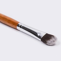 Dongshen Umweltfreundlicher Bambusgriff Flacher Concealer-Pinsel Großhandel Veganer Synthetik-Haar Lidschattenpinsel