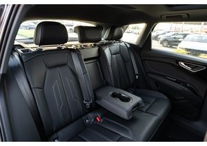 Audi Q4 e-tron 40 Sport Line 2025 Nuevo/Usado en Venta - Product Image 4