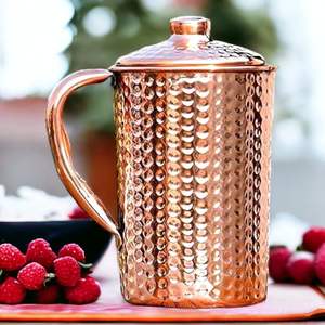 Jarra de cobre con soporte de desintoxicación con pico sellado y diseño duradero hecho para hogares holísticos o rutinas de bienestar - Product Image 1