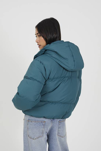 Chaqueta de Invierno Acolchada de Alta Calidad para Mujer con Relleno 100% Poliéster, Tejido de Lona Transpirable, Opciones Personalizables - Product Image 5