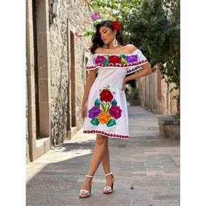 Robe maxi blanche à col en V pour femmes, brodée de fleurs, ethnique mexicaine, en coton fait main, taille naturelle, écologique, bohème, boutique d'été - Product Image 1