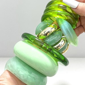 Brazalete de Resina Hecho a Mano, Joyería Ecológica Personalizable, Pieza de Diseño, Accesorio de Moda, Estilo Rajastaní, Colorido - Product Image 4