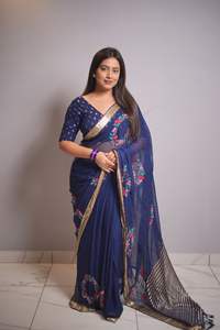 ผ้าซารีอินเดียเนื้อจอร์เจตต์นุ่มพิเศษสำหรับผู้หญิง พร้อมขอบผ้าปัลลูทอลายดิ้นซารี  ปักดิ้นหลากสี  ประดับพู่ห้อย  มีสินค้าพร้อมส่ง - Product Image 3