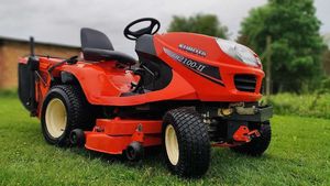 เครื่องตัดหญ้าแบบนั่งขับ GR2100 สำหรับงานอุตสาหกรรม DIY เครื่องยนต์ 2 จังหวะ 1500 วัตต์ 150 ซีซี แบบปล่อยหญ้าด้านหลัง ดูแลง่าย จัดส่งรวดเร็ว - Product Image 4