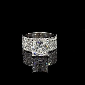 Bague solitaire en or blanc de taille princesse Opulent avec 83 diamants de laboratoire par K SAMYAK DIAMOND Glamorous Party Elegance - Product Image 1