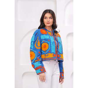 เสื้อแจ็คเก็ตผ้าฝ้ายลายดอกไม้สีน้ำเงินสำหรับผู้หญิง แบบสองด้าน สไตล์บอมเบอร์ วาร์ซิตี้ โบโฮ พิมพ์ลายด้วยมือ ตกแต่งด้วยหนัง สำหรับฤดูใบไม้ผลิและฤดูใบไม้ร่วง - Product Image 6