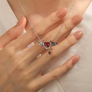 Collier Jeulia Ailes d'Ange et de Démon en Titane avec Perle - Product Image 5