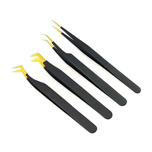 Pince à cils en acier inoxydable couleur or et noir - Product Image 3