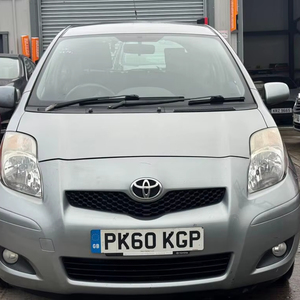 Utilisé pour Yaris conduite à gauche automatique cuir foncé berline hayon - Product Image 1
