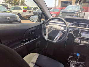 รถยนต์โตโยต้า พรีอุส ซี ปี 2016 ขับเคลื่อนล้อหน้า - Product Image 4