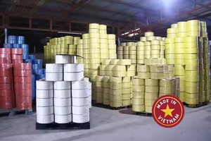 Correa de plástico PP de longitud personalizada económica de Vietnam, opciones OEM ODM, Embalaje seguro de embalaje de cartón para aplicaciones de flejado - Product Image 4