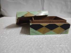 Tìm thấy tương tự như biểu tượng cao cấp sang trọng da hộp đồ trang sức phong cách nhựa Inlay với thực tế lưu trữ - Product Image 3