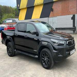 Toyota HiLux 2.8D-4D Invincible X AT35 (204 CV) (Euro 6dT-E) 2021 / Toyota Hi-Lux 2.4D-4D Invincible X (150 CV) (Euro 6dT-E) 3.2t 2019 - Product Image 3