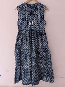 Exportador y Proveedor Mundial del Vestido Largo Más Vendido de la India, Estampado Floral en Bloques, Algodón Puro - Product Image 4