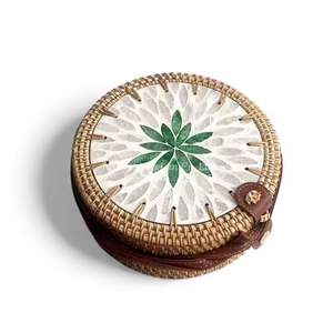 Bolso de Hombro de Ratán con Cierre de Cordón, Diseño Personalizado con Patrón de Madreperla, Capacidad de 1-1.9L, Suministro del Fabricante para Pedidos al por Mayor en Todo el Mundo - Product Image 1