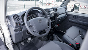 Ambulance d'occasion propre Toyo_ta Land Cru_iser  LC78 2022 - Product Image 2