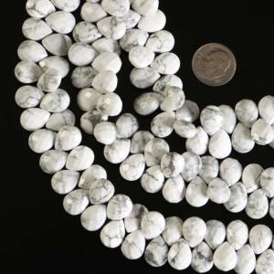 Perles en howlite naturelle facettées en forme de poire, perles en howlite blanche pour la fabrication de bijoux, fournitures par un fabricant indien en vrac - Product Image 3