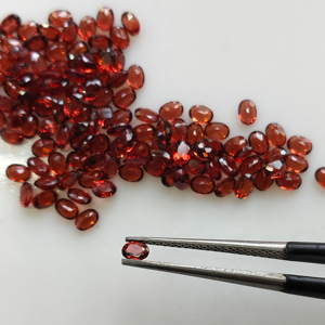 Granate Rojo Natural de 3.5x2.5MM, Corte Ovalado, Piedra Preciosa Suelta de la Mejor Calidad para la Fabricación de Joyas - Product Image 1