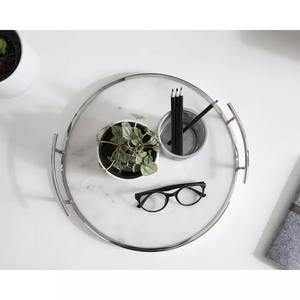 Plateau de Service Rond en Marbre Blanc avec Bordure Argentée et Poignée Élégant Accent de Table pour la Cuisine à Domicile et la Salle à Manger - Product Image 2