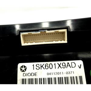 คอนโซลกลางพร้อมระบบควบคุมอุณหภูมิและวิทยุ FIAT Freemont 1st Series 1SK601X9AD 939 B5.000, 940 A5.000 ดีเซล 2000 (11>) - Product Image 6